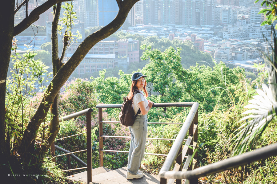 《台北信義》虎山溪親山步道 小橋流水與大台北城市景色並存的世外桃源、眺望台北101的秘境景觀台 @我的旅圖中 during my journey