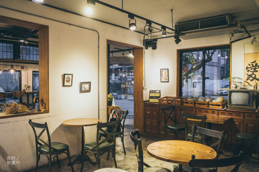 《新北新店》探尋咖啡Touch Café 經過探尋才能找到的靜謐老宅咖啡廳、本地人的不限時咖啡基地 @我的旅圖中 during my journey