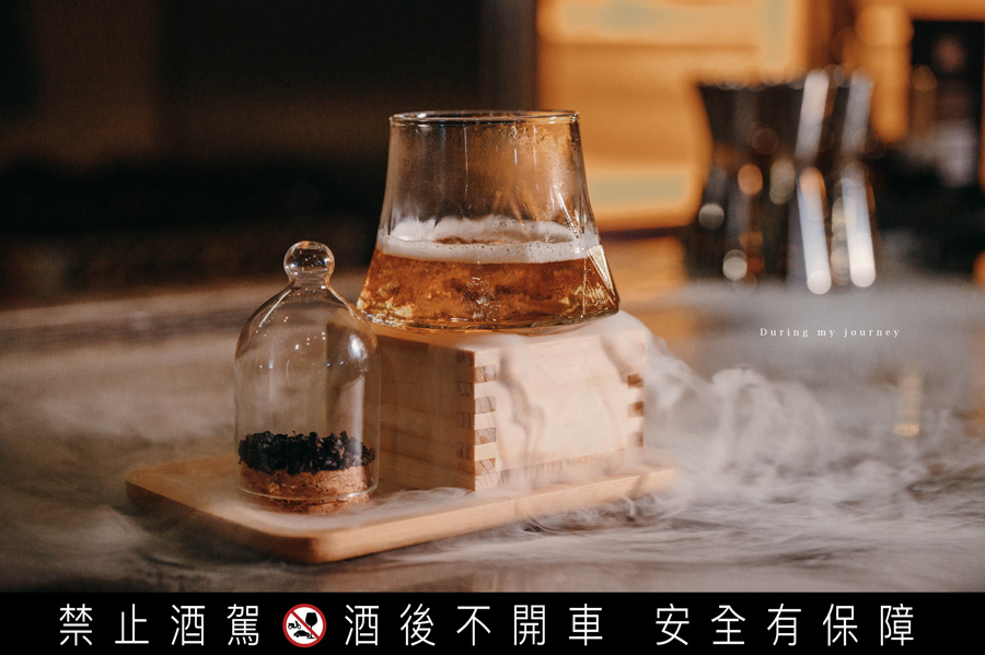 《新北板橋》Run Round Bistro 奔跑小酒館 流連在霓虹燈裡的迷幻夜色、佐上異國料理和特色調酒的餐酒館 @我的旅圖中 during my journey