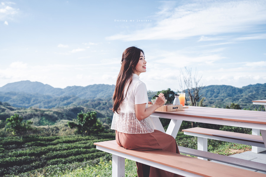 《桃園復興》景美山林茶園&#038;山月茶屋 坐落於山巒之巔的純白茶屋、飽覽茶香與詩意繚繞的壯麗風景 @我的旅圖中 during my journey