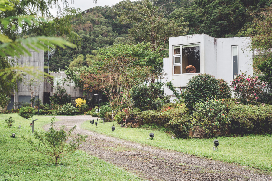 《宜蘭礁溪》有朋會館 隱身宜蘭溪谷間的莊園城堡、融入大自然美術館的民宿 @我的旅圖中 during my journey