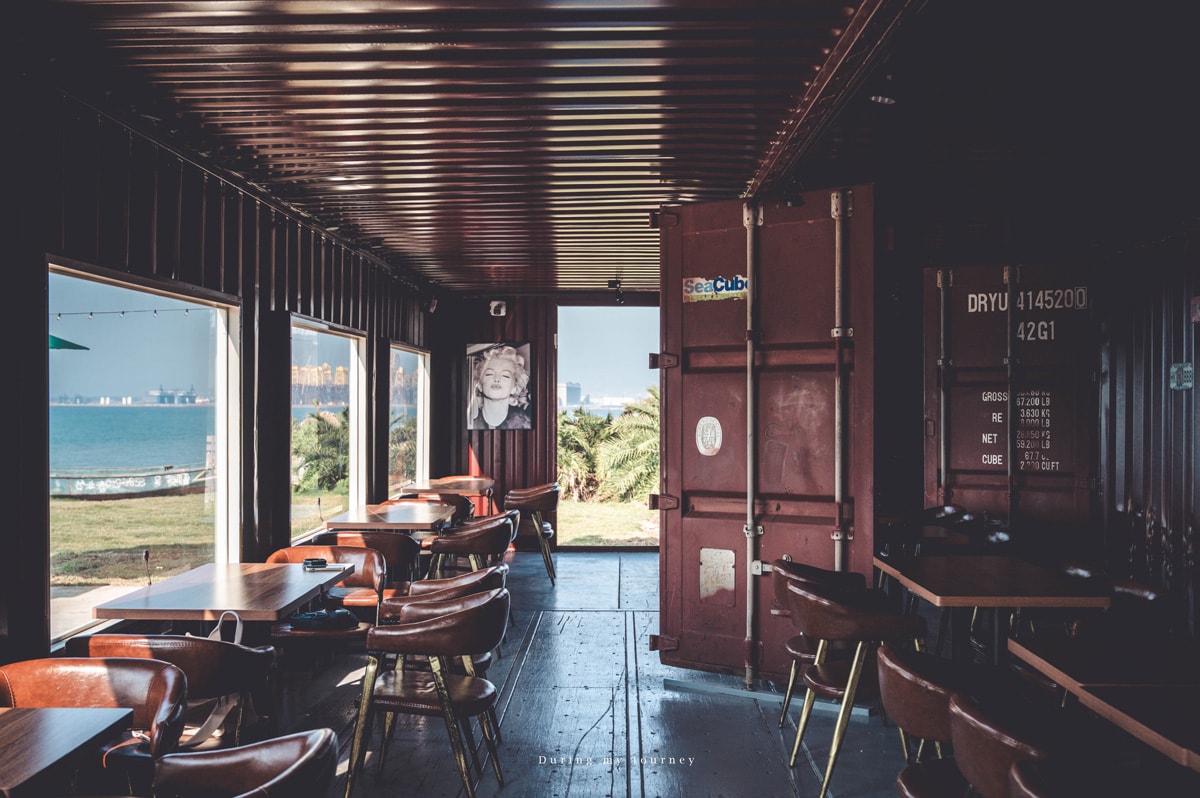 《新北林口》芭NANA CAFE 西濱公路上的黃色貨櫃海景咖啡廳、駛入台61線的一場夏日電影 - 第5張圖 Dsc 2332