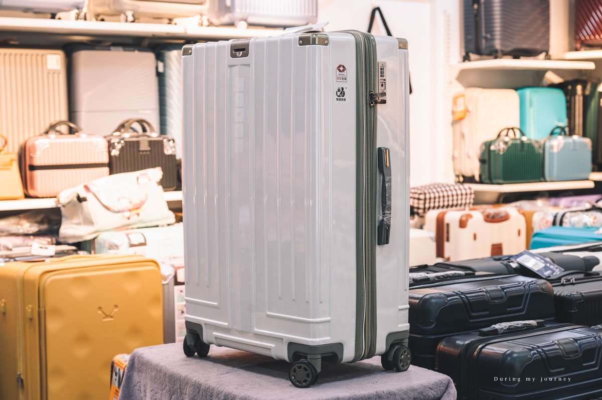 《桃園市》黑箱作業 Black Suitcase 桃園慈光店 各式品牌行李箱實體專賣店、行李箱維修保固一次到位 - 第15張圖 Dsc 7329