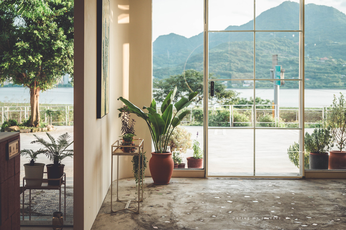 《新北淡水》Sun House 124° 藏身半世紀老宅的藝文空間與景觀咖啡廳、收藏124度淡水河畔的療癒風景 - 第9張圖 Dsc 7635