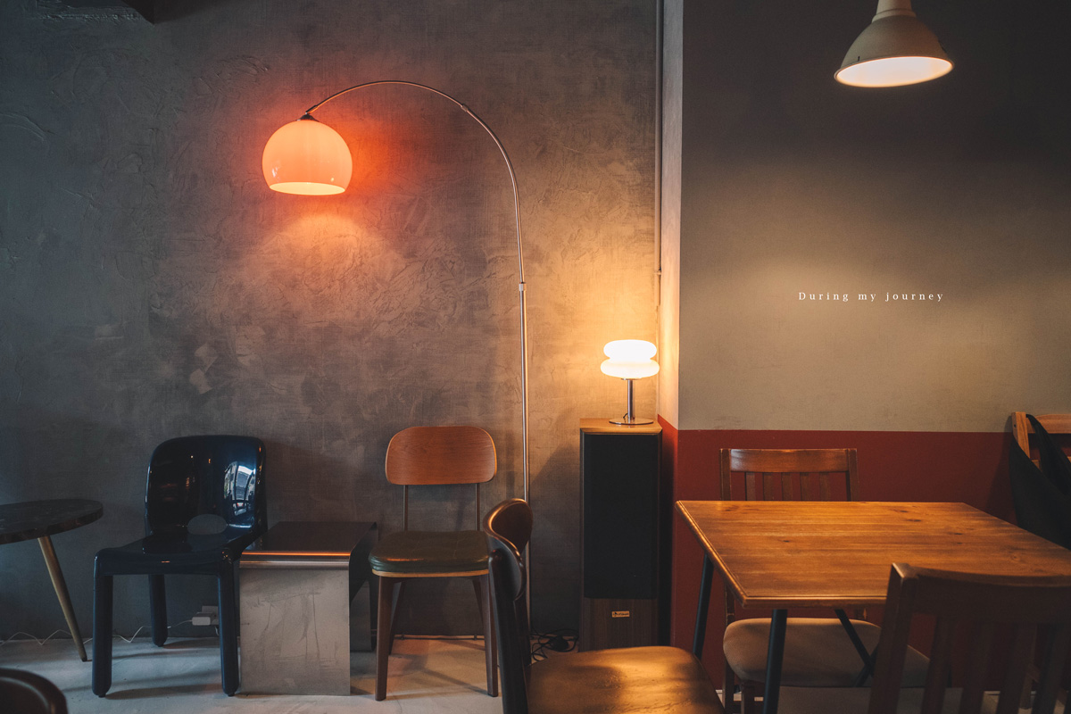 《新北永和》咖啡 梟 BraveCoffeeCompany 自由溫室二店開啟夜幕新篇章、鄰近永安市場的深夜咖啡廳 - 第8張圖 R0006106