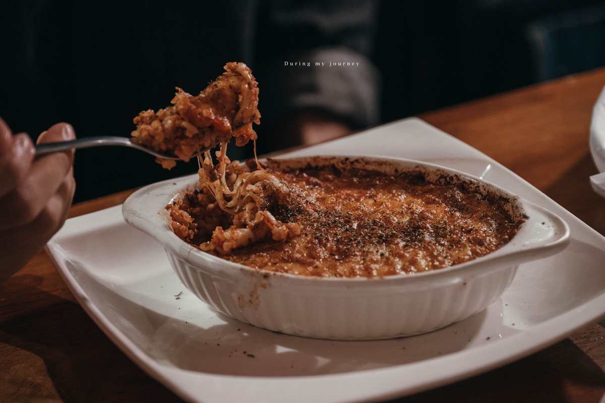 《新北板橋》Lane 72 Bistro 英式餐酒館 藏在城市裡的英倫風復古小酒館、江子翠氛圍感滿分的駐唱酒吧 - 第23張圖 Dsc 5044