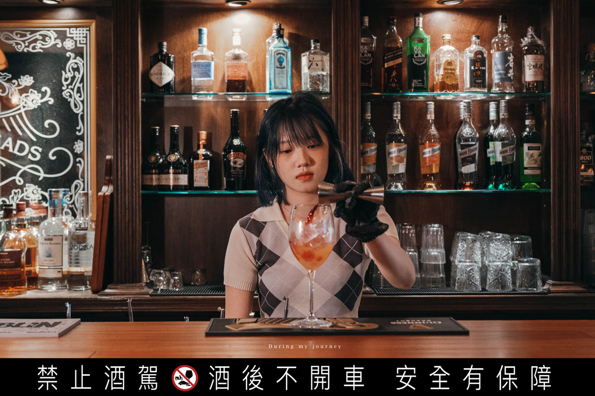 《新北板橋》Lane 72 Bistro 英式餐酒館 藏在城市裡的英倫風復古小酒館、江子翠氛圍感滿分的駐唱酒吧 - 第14張圖 Dsc 5122