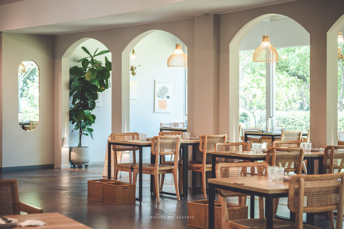 《桃園龍潭》The畔 cafe&dining 坐擁大片綠意的湖畔景觀餐廳、在宛如歐洲莊園的白色洋房用餐 - 第5張圖 Dsc 9269