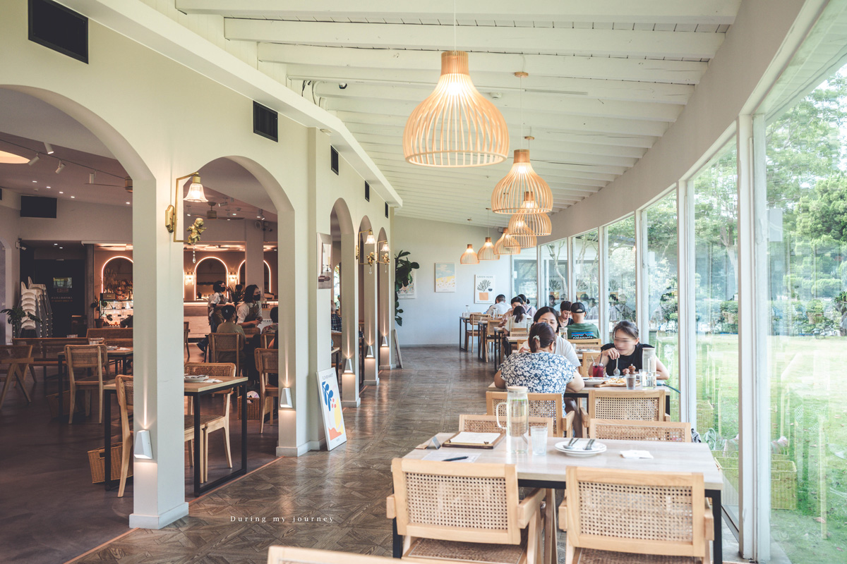 《桃園龍潭》The畔 cafe&dining 坐擁大片綠意的湖畔景觀餐廳、在宛如歐洲莊園的白色洋房用餐 - 第26張圖 Dsc 9344