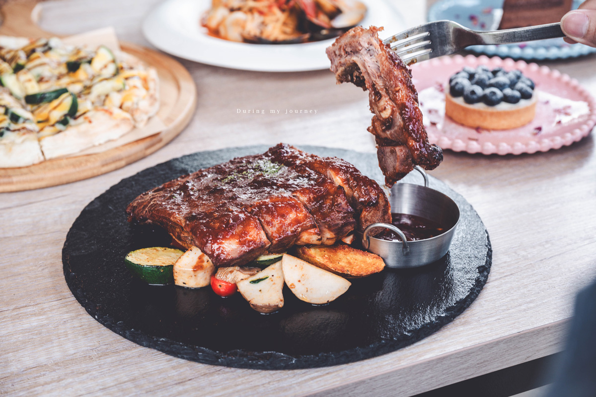 《桃園龍潭》The畔 cafe&dining 坐擁大片綠意的湖畔景觀餐廳、在宛如歐洲莊園的白色洋房用餐 - 第15張圖 Dsc 9429