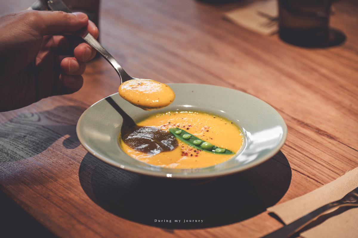 《花蓮市》植地 living room 藏在巷子裡的預約制蔬食料理、唯美異國風格的質感系餐廳 - 第12張圖