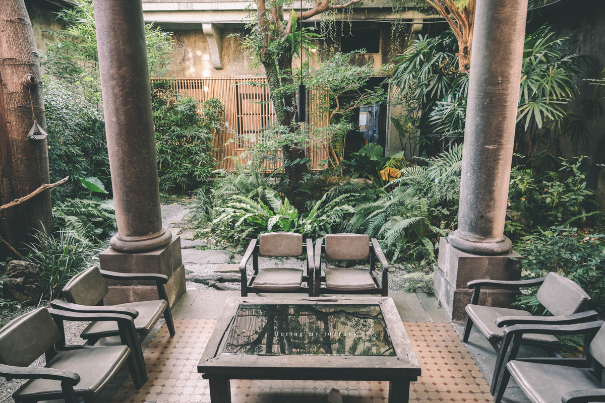 《台北大同》AKA café 大稻埕百年歲月裡的秘境老宅咖啡廳、走進舊時光的靜謐角落