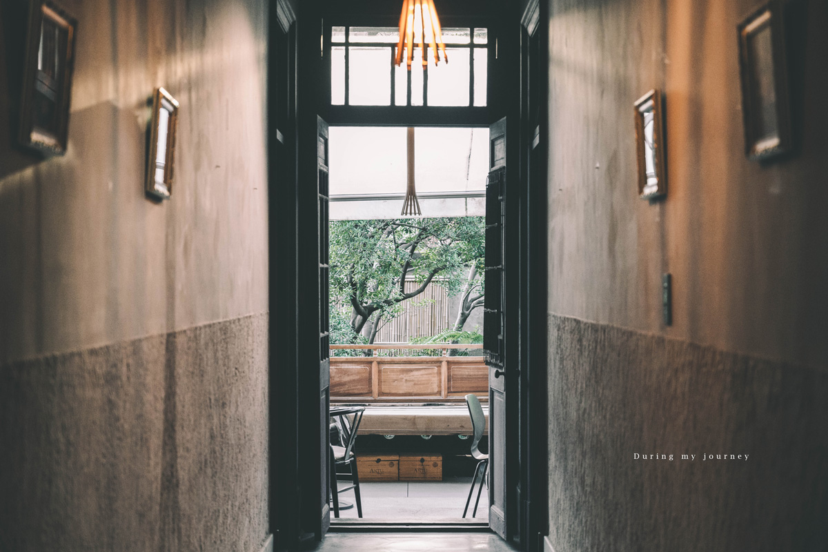 《台北大同》AKA café 大稻埕百年歲月裡的秘境老宅咖啡廳、走進舊時光的靜謐角落