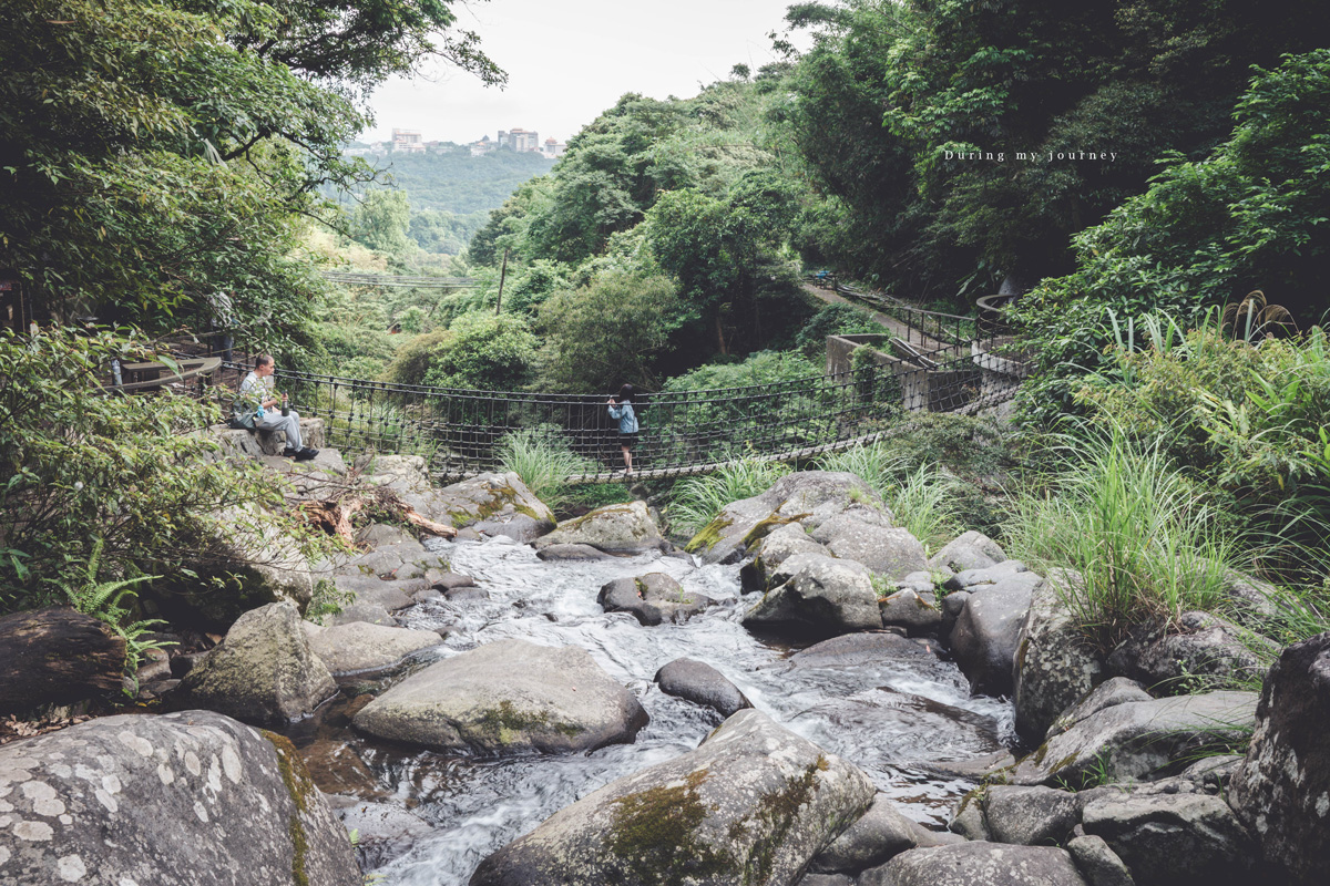 《台北北投》草山觀瀑吊橋 陽明山全新森林瀑布秘境、5分鐘輕鬆抵達的避暑景點